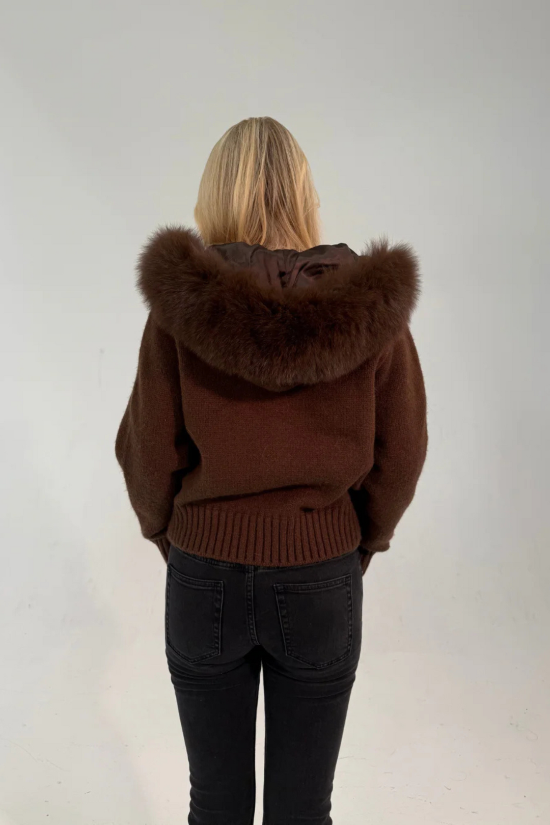 Zavella – Il cappotto che unisce comfort e raffinatezza