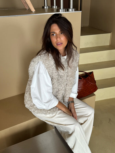 Veste Senza Maniche in Ecopelliccia – Eleganza e Comfort Made in Italy